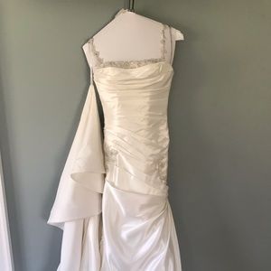 Essence of Australia size 8 wedding gown